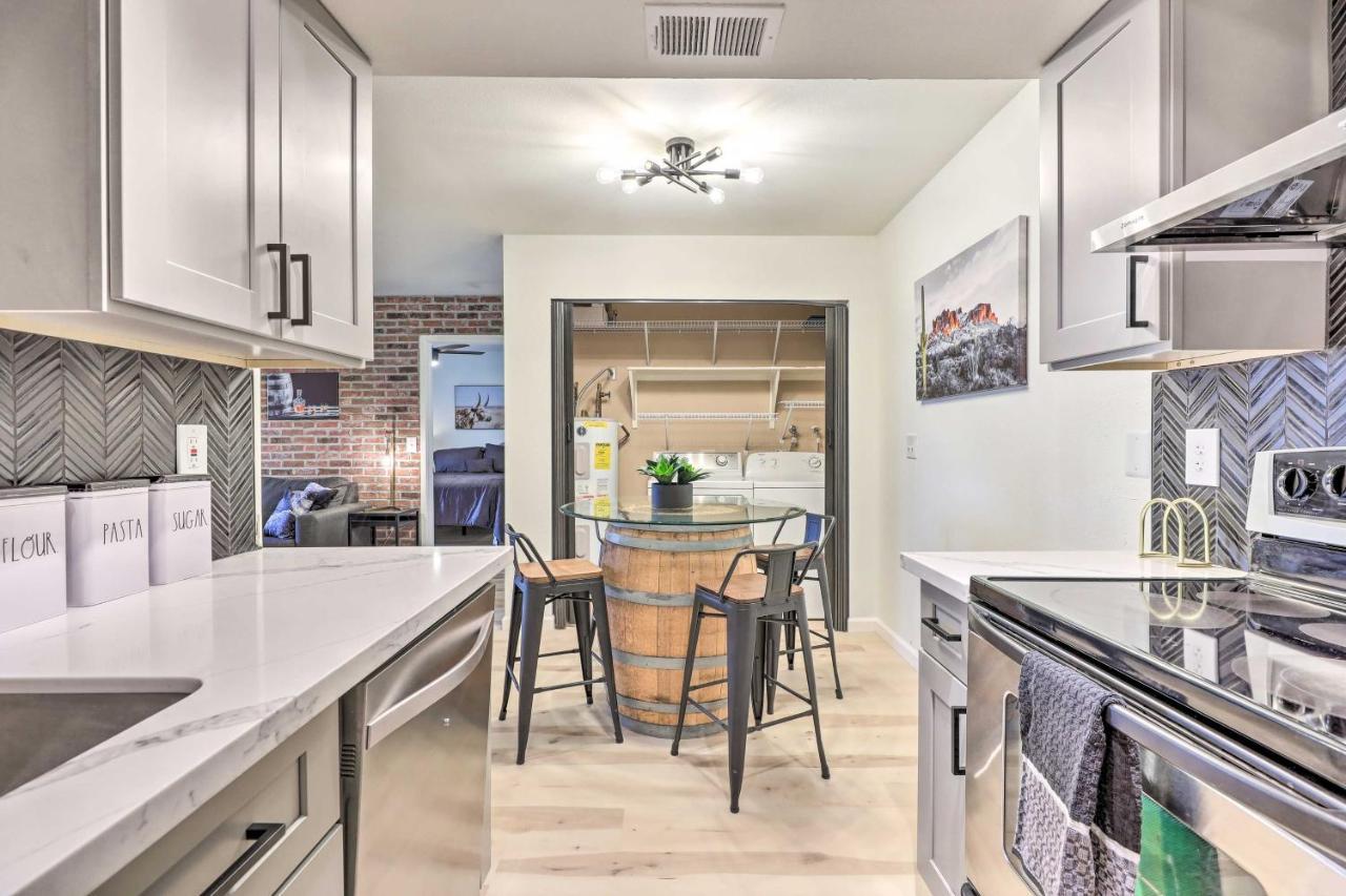 Renovated Chandler Townhome Walk To Downtown Екстериор снимка