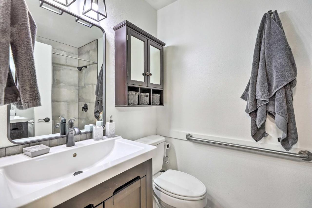 Renovated Chandler Townhome Walk To Downtown Екстериор снимка