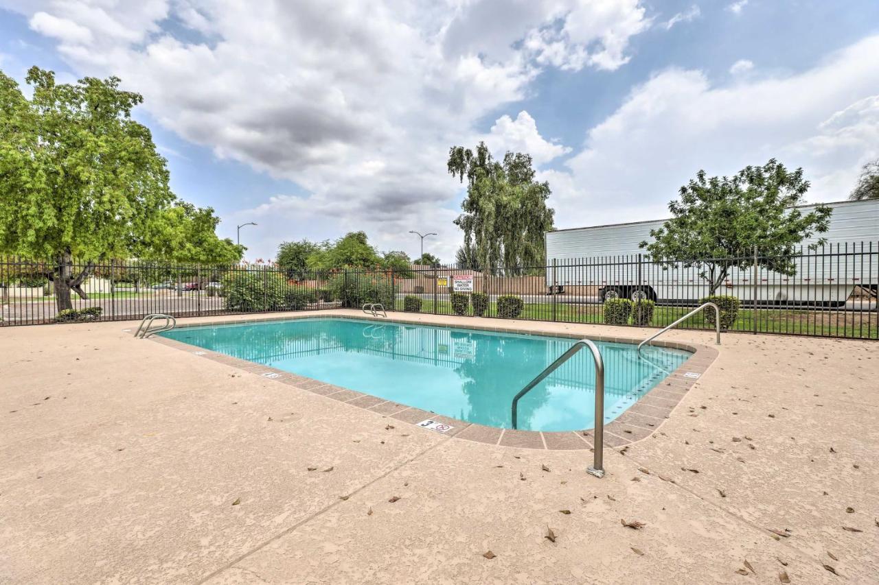 Renovated Chandler Townhome Walk To Downtown Екстериор снимка